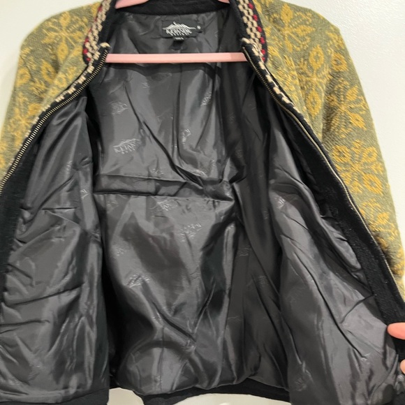 Icelandic Design‎ Green Wool Zip Front Sweater with Embroidered Flowers Sz. M - Picture 5 of 8